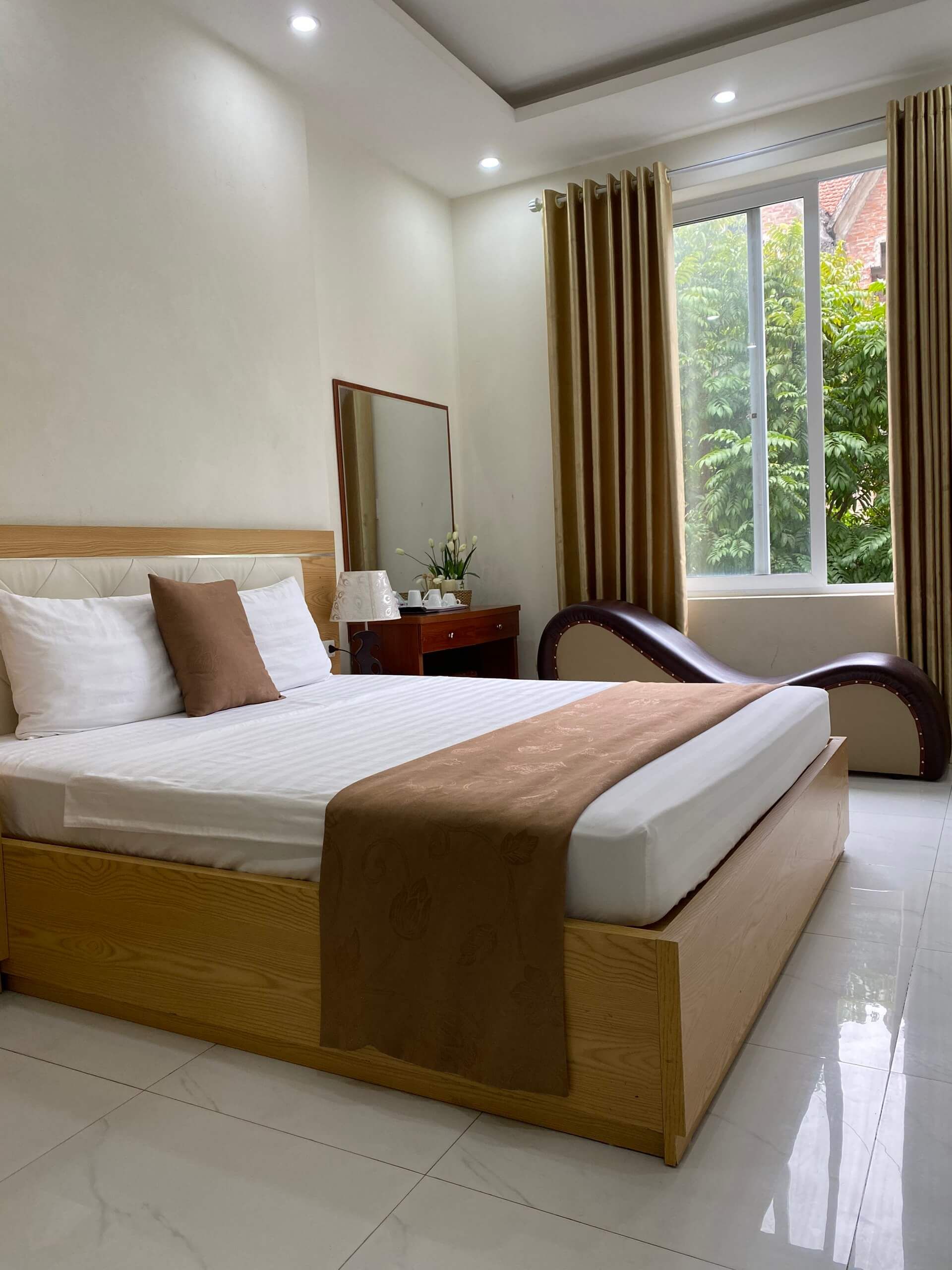 MINH TRANG HOTEL gần công viên Thiên Đường Bảo Sơn