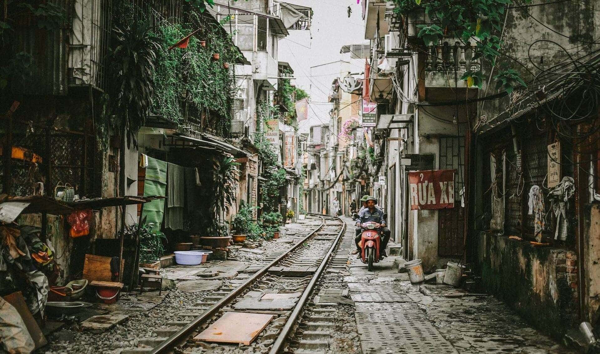 địa điểm chụp ảnh đẹp ở Hà Nội Phố bích họa Phùng Hưng