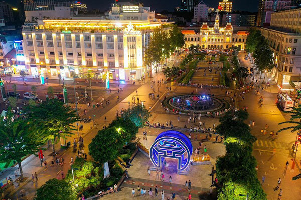 Phố đi bộ Nguyễn Huệ